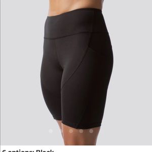 Born Primitive Cadence Short (black with pockets) W's Small